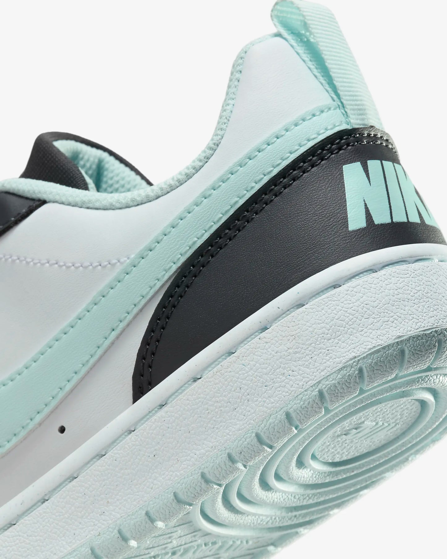 Nike Court Borough Low