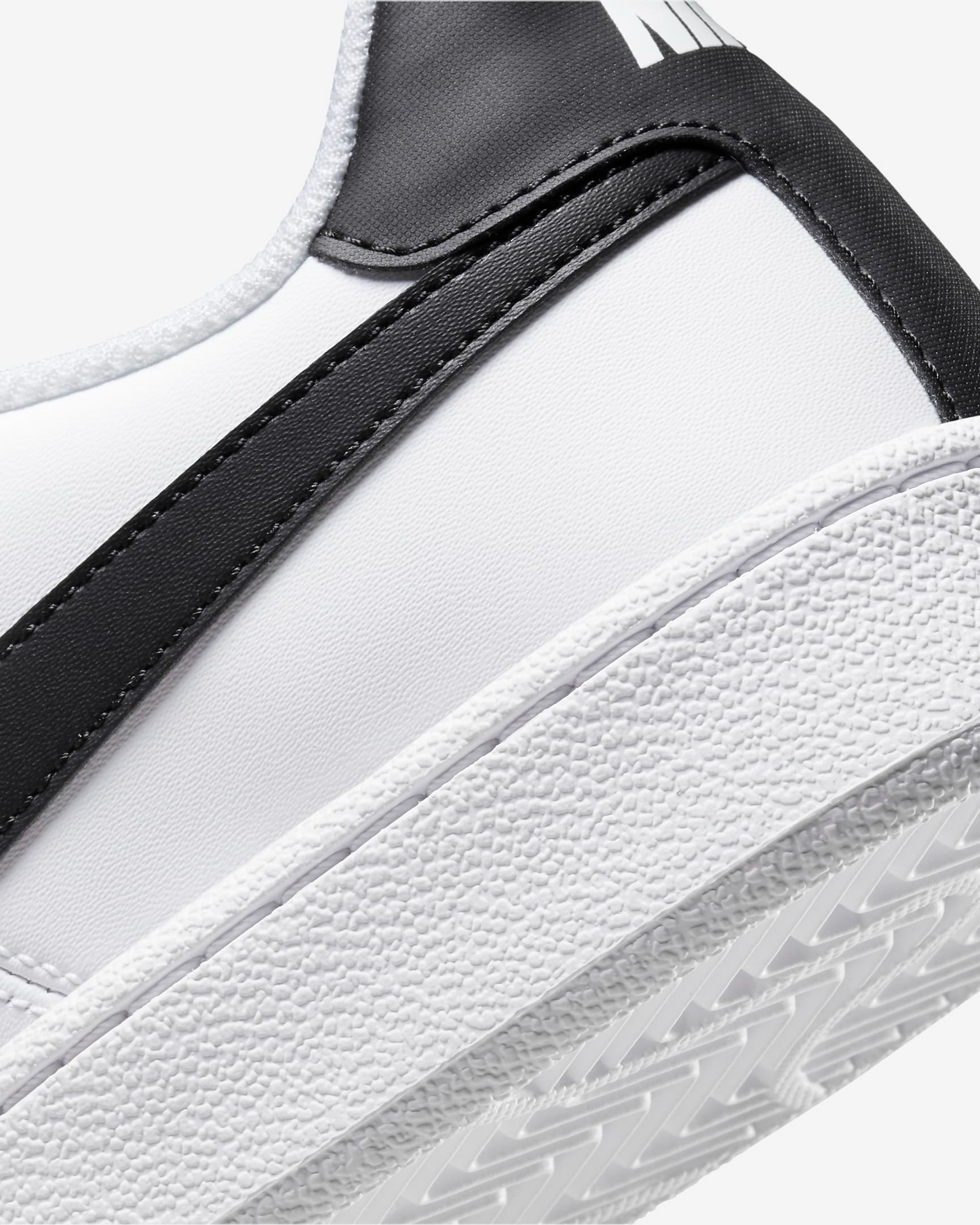 Nike Court Royale