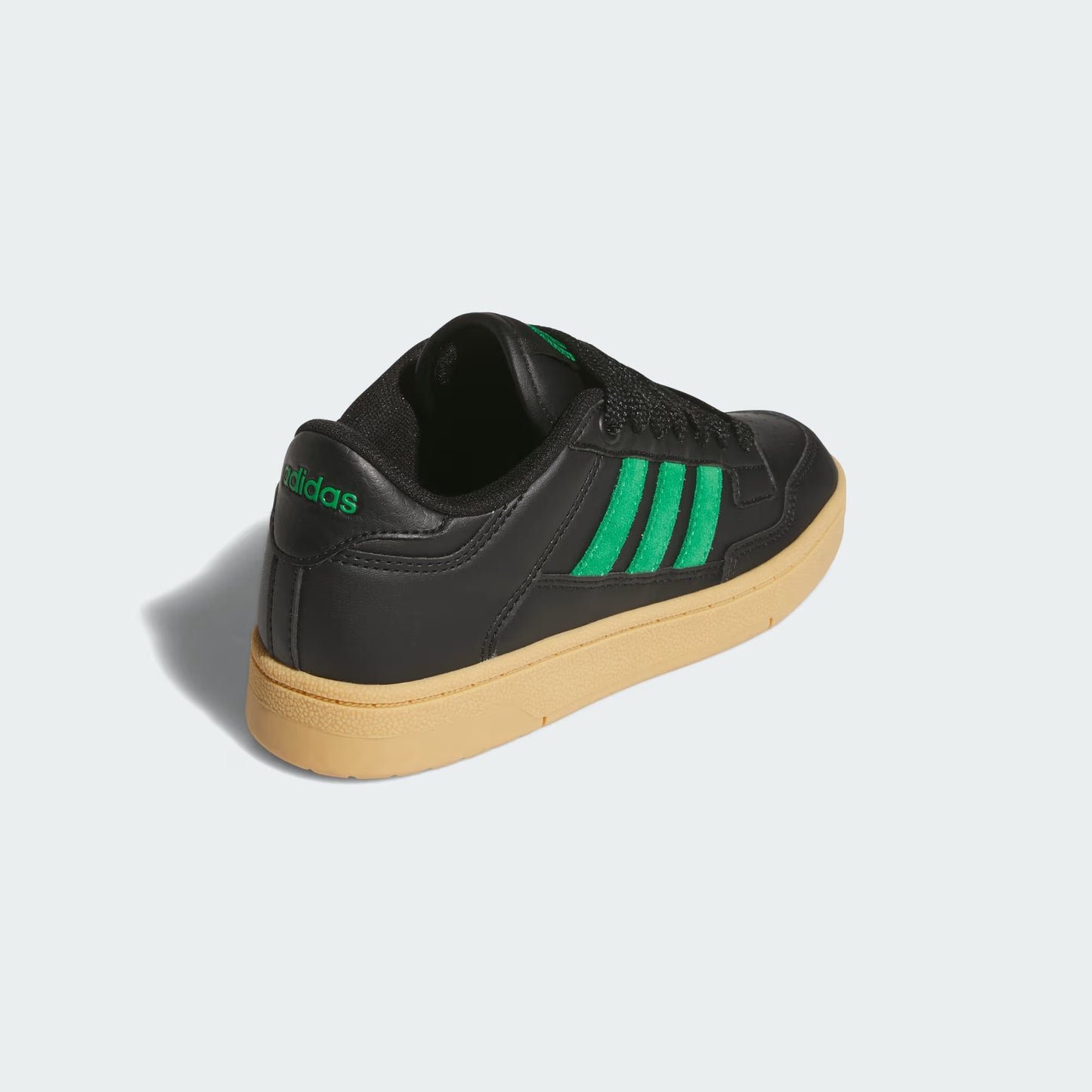 Adidas Rapid Court Low.