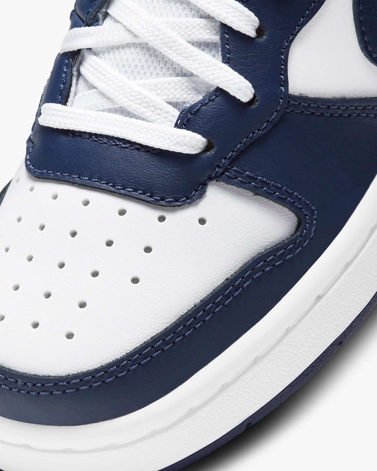 Nike Court Borough Mid 2