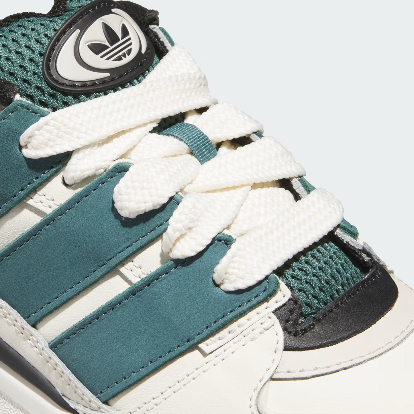 Adidas Forum2000
