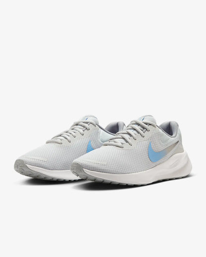 Nike Revolution 7